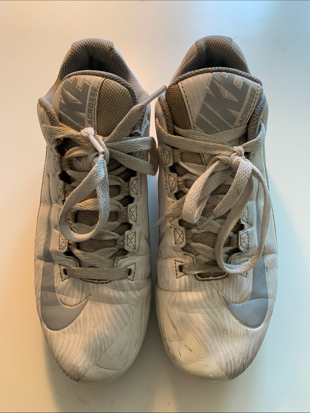 Nike White and Light Gray women’s size 8 speed LAX’s cleats